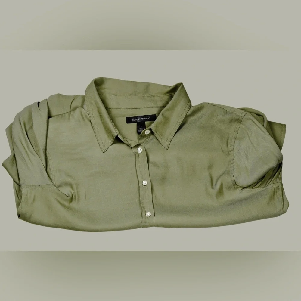 Banana Republic Olive Green Dillon Long Sleeve Button-Up Shirt – Size L